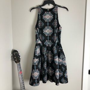 Sleeveless Mandala Pattern Fit & Flare Dress Med